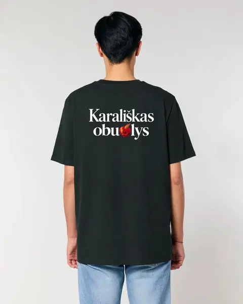 Ikoniški Kūrėjo marškinėliai su užrašu ,,Karališkas obuolys" - II variantas(obuoliukas žodžio viduryje) 2